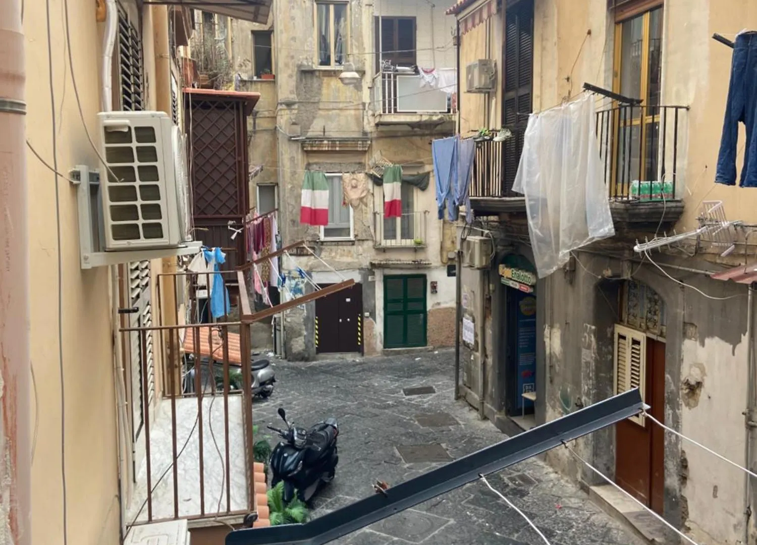 La Dimora Botanik Apartment Naples Italy